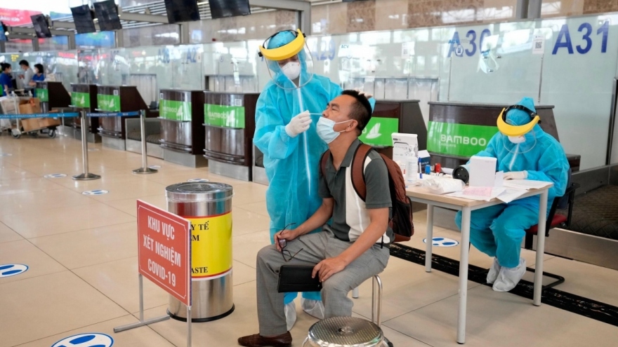 Vietnam records 163 Omicron cases, most are mild